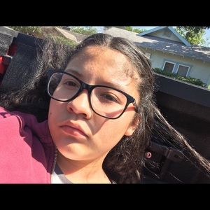 Meet your Posher, Isabel